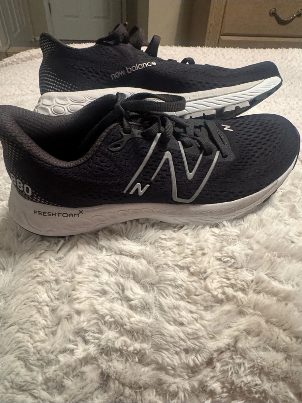 New Balance Black and White Fresh Foam 880 Running Shoes 6.5